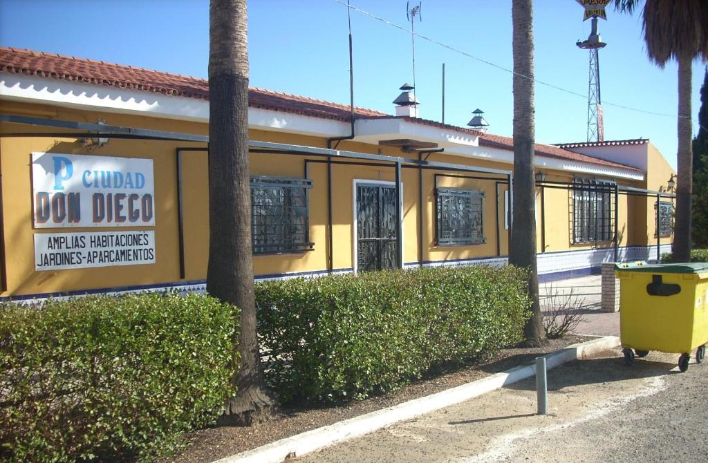Hostal Don Diego San Juan Del Puerto Exterior foto